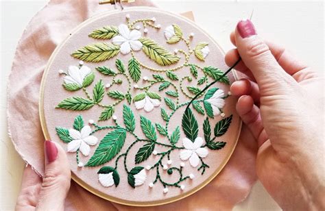 what fabric is used for embroidery what kind of colors do embroiderers prefer?